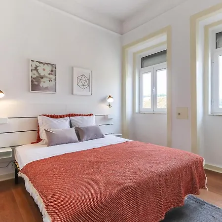 Vita Portucale ! Stylish Apartment Campo Ourique Lisbon Exterior photo